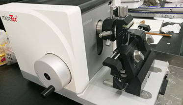 德國MicroTec旋轉式切片機，助力塑光汽車部件新材料開發